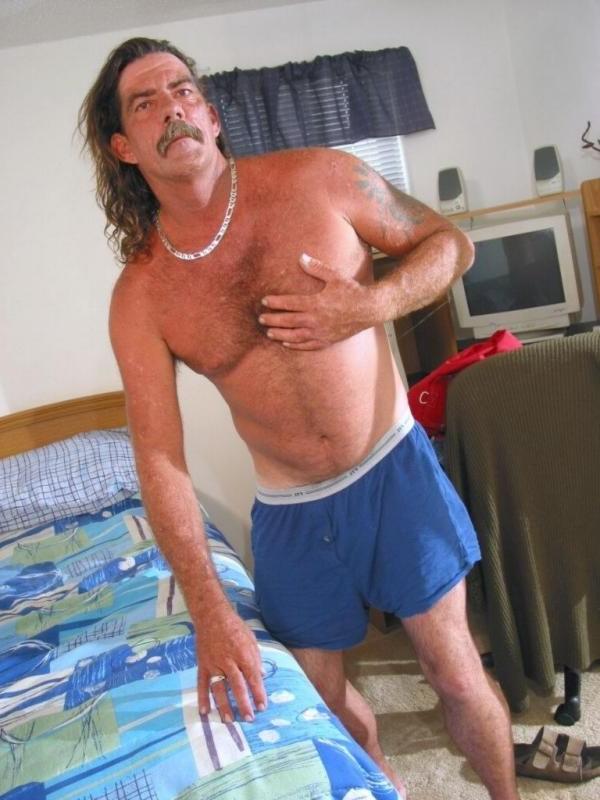 20P Rough Mature Naked Men