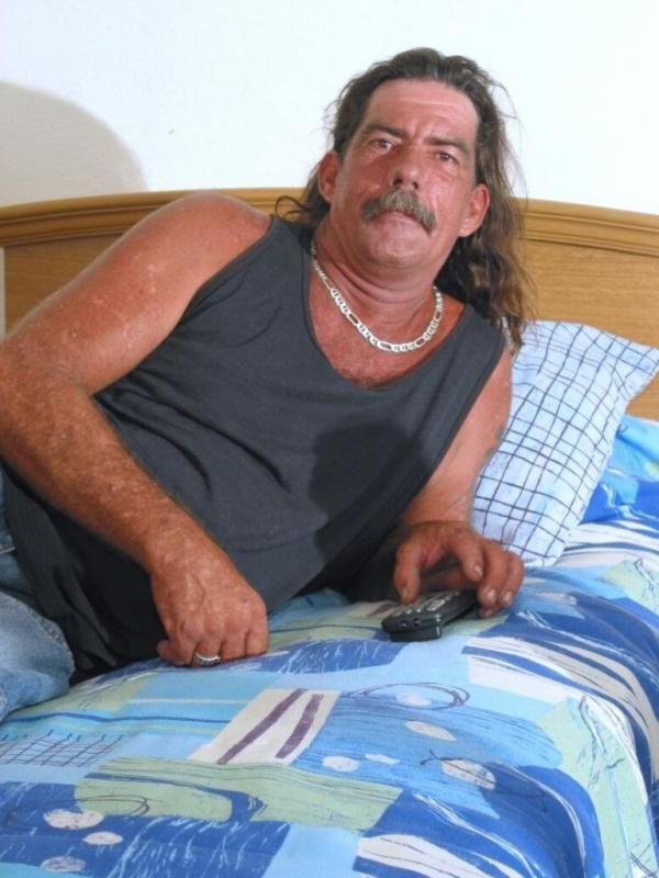 20P Rough Mature Naked Men