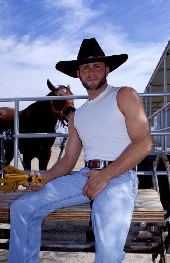 15P Rough cowboy strips and shows off his hot body