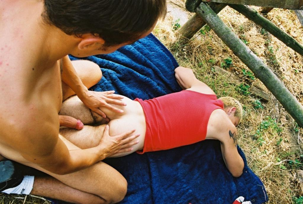 20P Gay hunk getting his ass pounded in threesome sex outdoors
