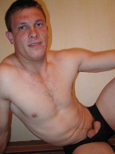13P Big amateur guy with a nice butt