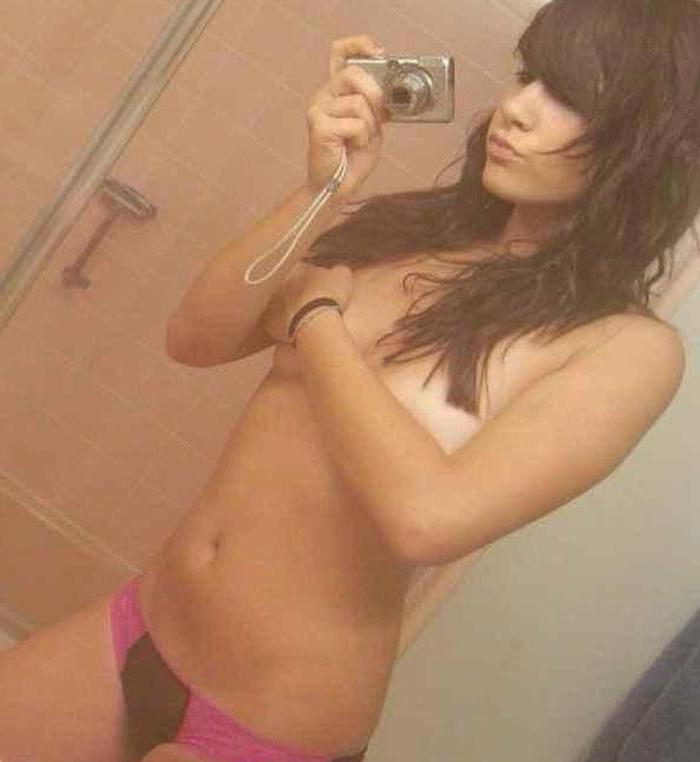 15P Cam whoring amateurs taking nude self pics