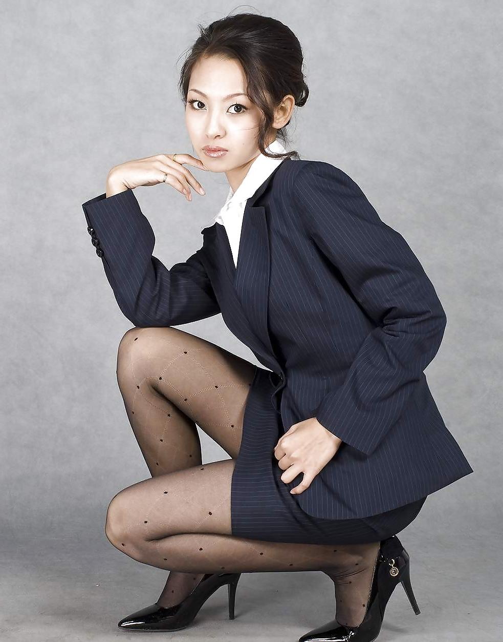 25P Asian babes in nylon
