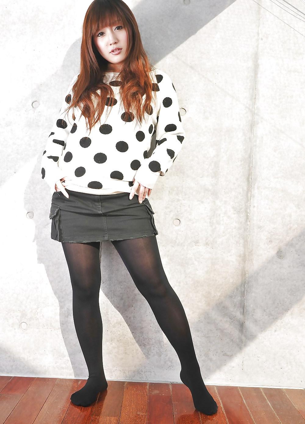25P Asian babes in nylon