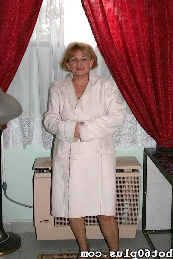 16P Sally - Swinging Sally the Sexy Senior