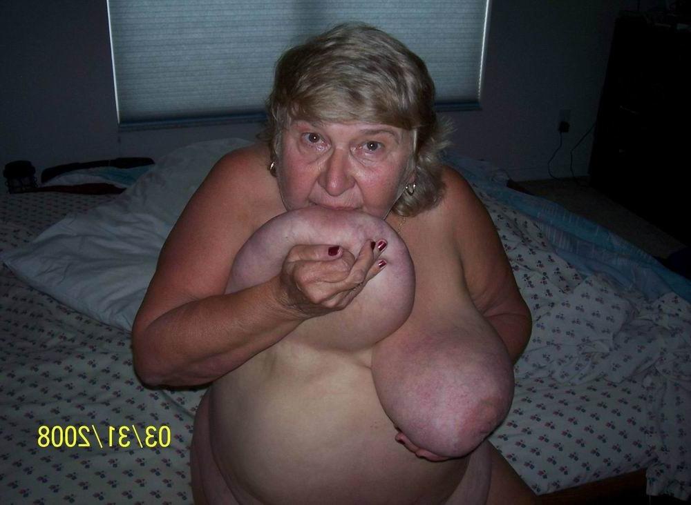 18P granny with huge boobs showing off