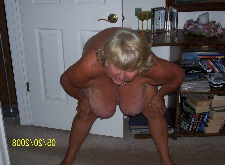 18P granny with huge boobs showing off