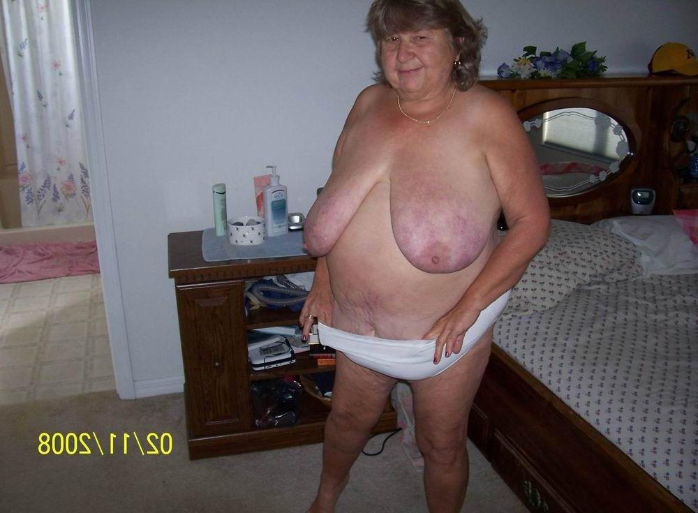 18P granny with huge boobs showing off