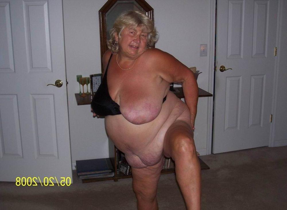 18P granny with huge boobs showing off