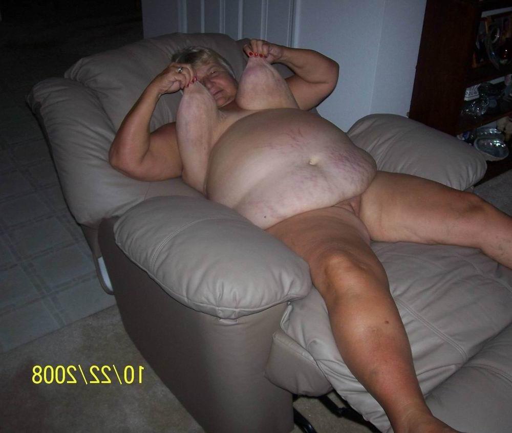 18P granny with huge boobs showing off