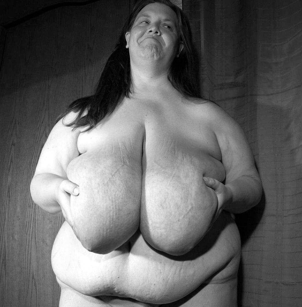 15P amateur grannies showing off their big boobs