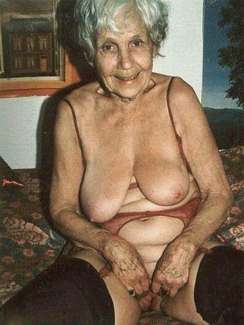 16P very old grannies shows their wrinkled bodies
