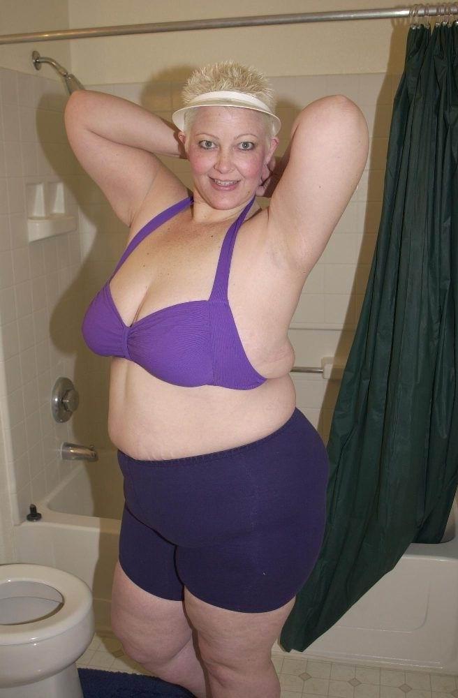 14P playfull amateur granny licking her huge tits