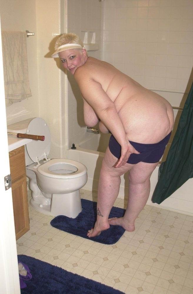 14P playfull amateur granny licking her huge tits