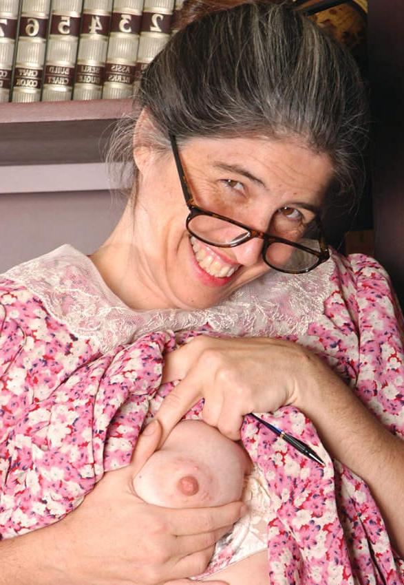 19P granny spreads her hairy pussy and shows pink