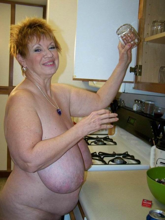 16P Amateur Granny Shows Her Huge Boobs