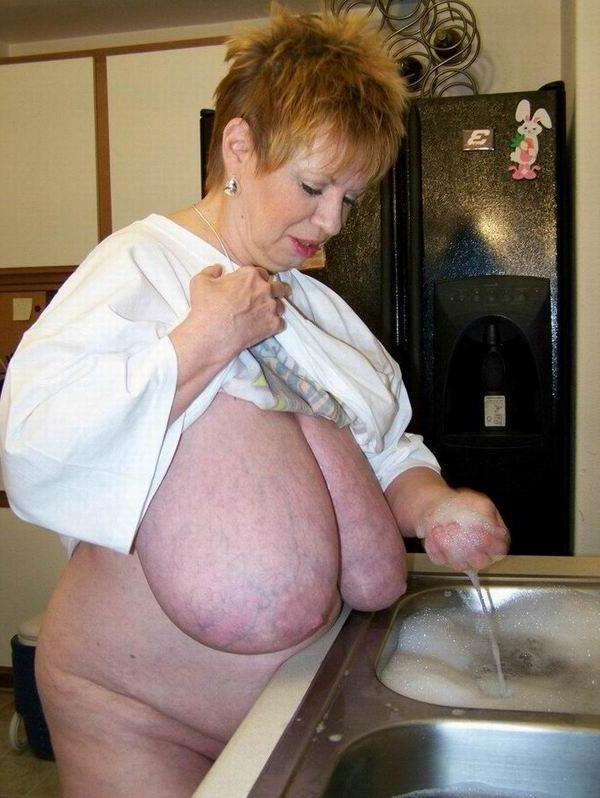 16P Amateur Granny Shows Her Huge Boobs