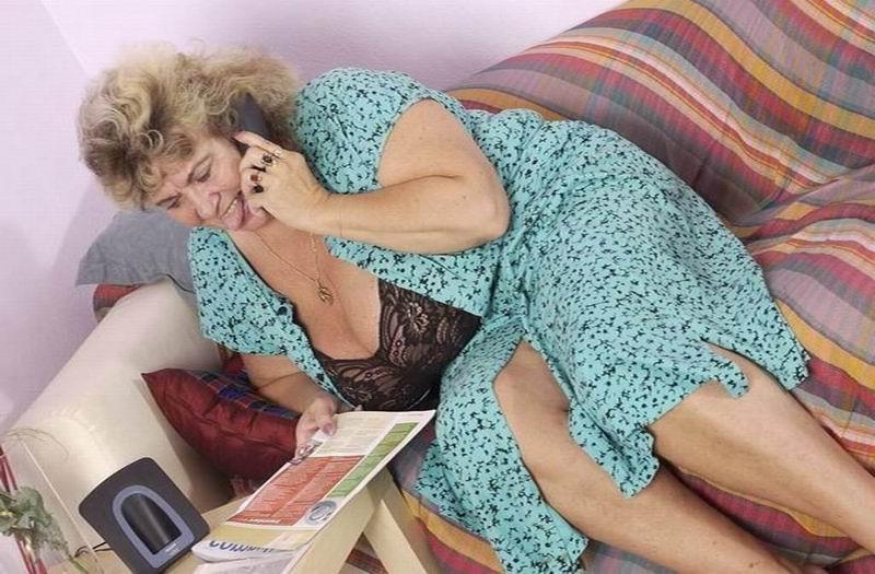 14P a kinky granny plays with her huge tits