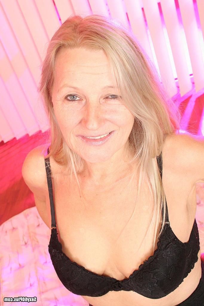 15P Busty granny lady sucking and fucking hard cock