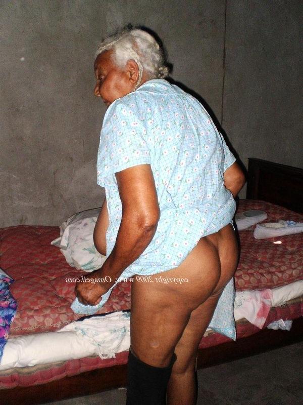 16P see my real amateur wrinkled granny photos