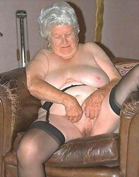 16P very old amateur grannies showing off