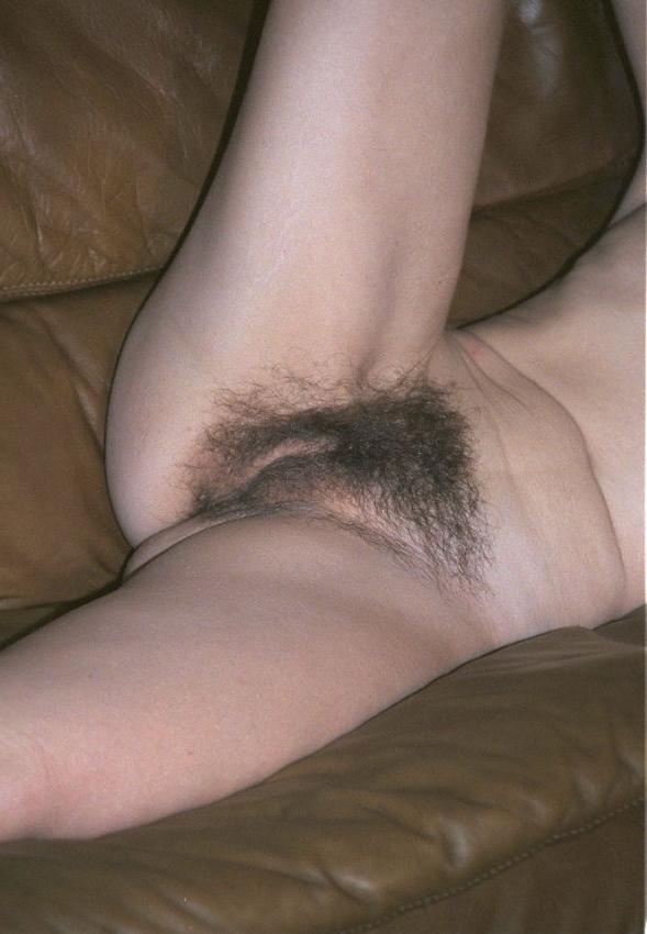 19P hairy amateur granny showing off