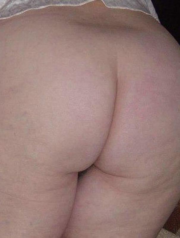 16P Old granny playing with dildo hard and teasing