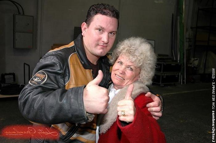 15P Perverse granny ask her grandson to fuck her raugh in a van