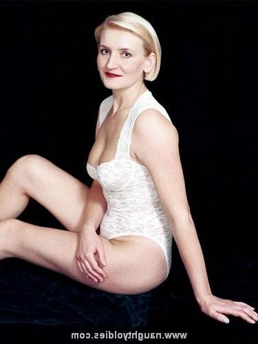 15P Sweet granny in sexy lingerie