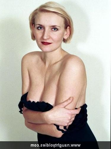 15P Sweet granny in sexy lingerie