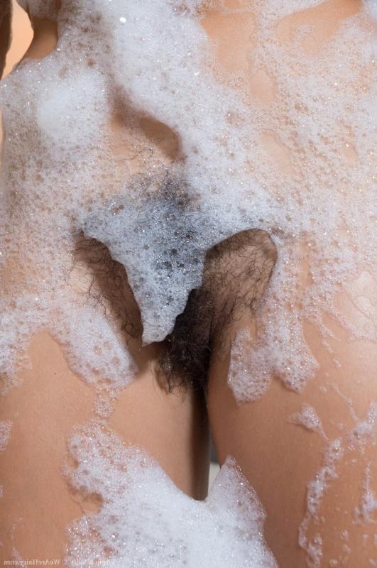 16P Sally and Virgin love bath time