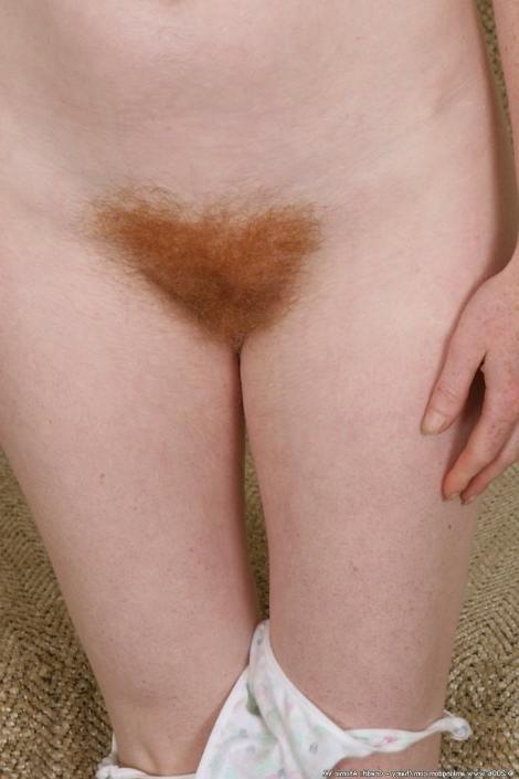 16P Tangled Hair Redhead Spreads Her Hairy Red Pussy Lips