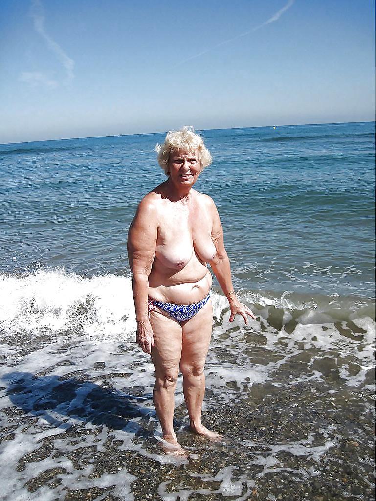 25P Hot and sexy granny sam 