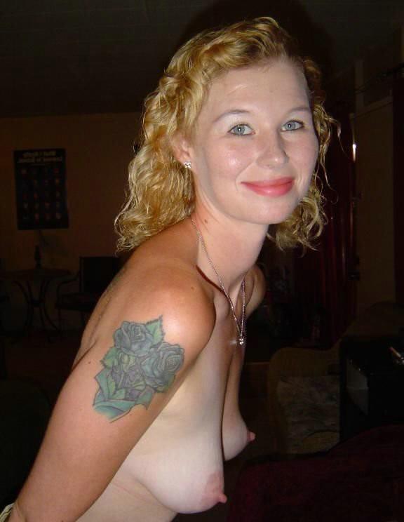15P Wife sucks on her long hard nipples