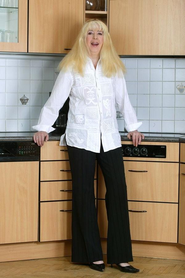 16P Grandma is toying shaved pussy