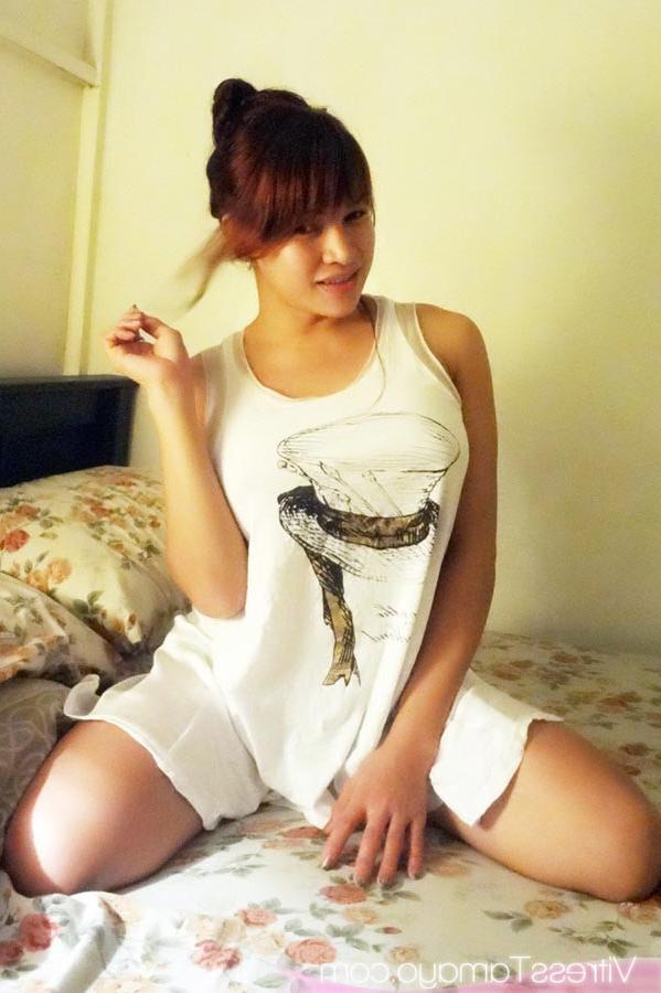 14P Candid photos of Vitress Tamayo waking up