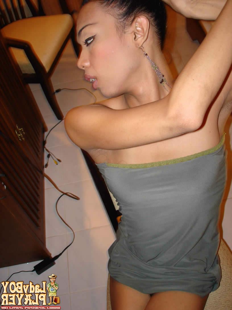 14P Amazing ladyboy undresses at home