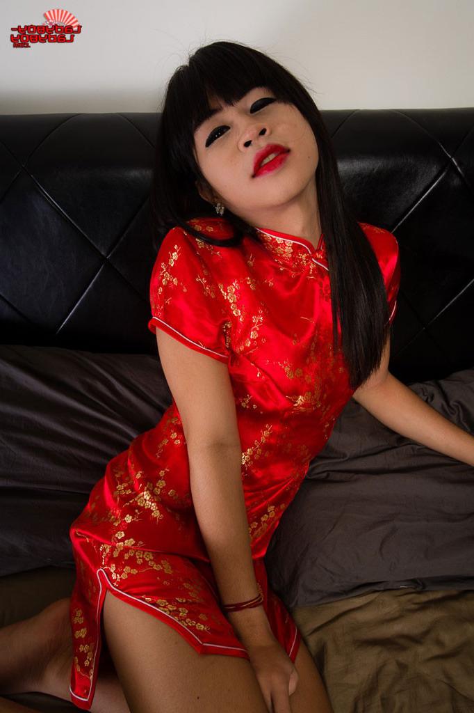 15P Small tits ladyboy