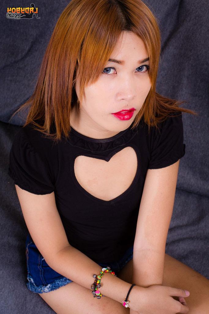 15P Pretty 19yo Ladyboy Nadot