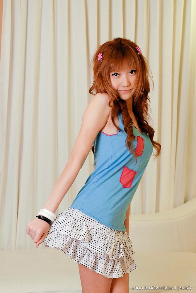16P Cute thai ladyboy