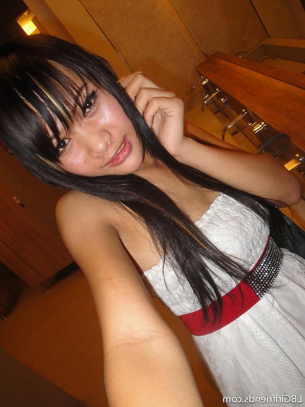 15P Sweet Amateur Ladyboy Girlfriend Flashing Her Tiny Tranny Penis