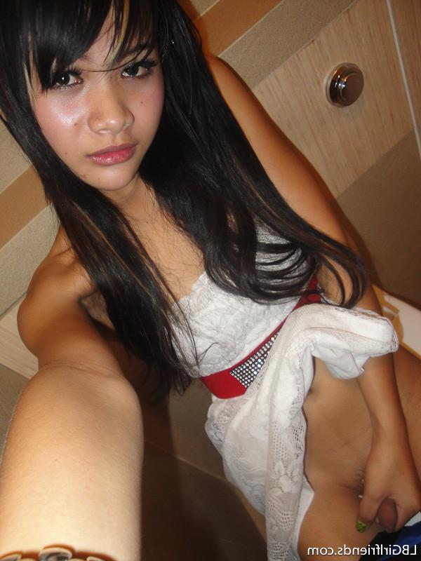 15P Sweet Amateur Ladyboy Girlfriend Flashing Her Tiny Tranny Penis