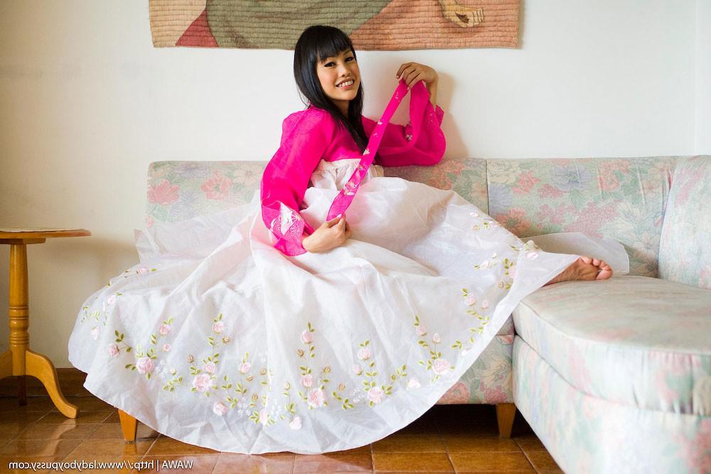16P Sweet Asian Transsexual Wawa flashes her cute new pussy