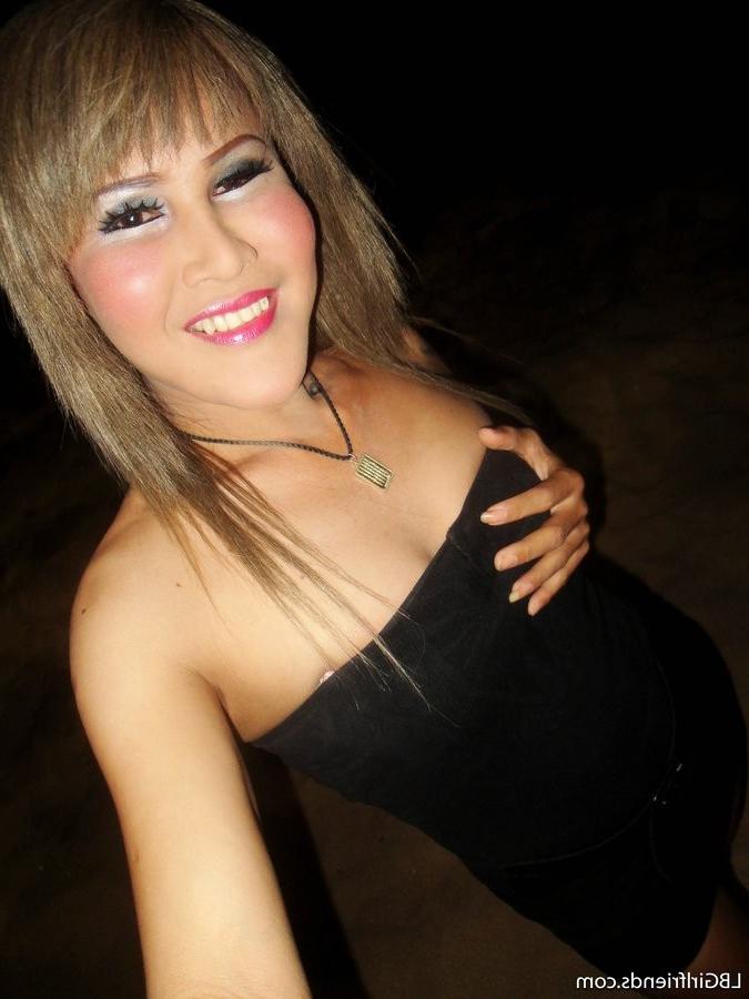 16P Sexy Asian Ladyboy Escort Shows Off Her Amazing Body