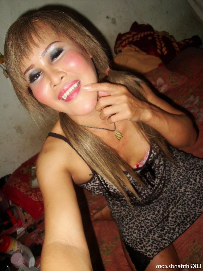 16P Sexy Asian Ladyboy Escort Shows Off Her Amazing Body