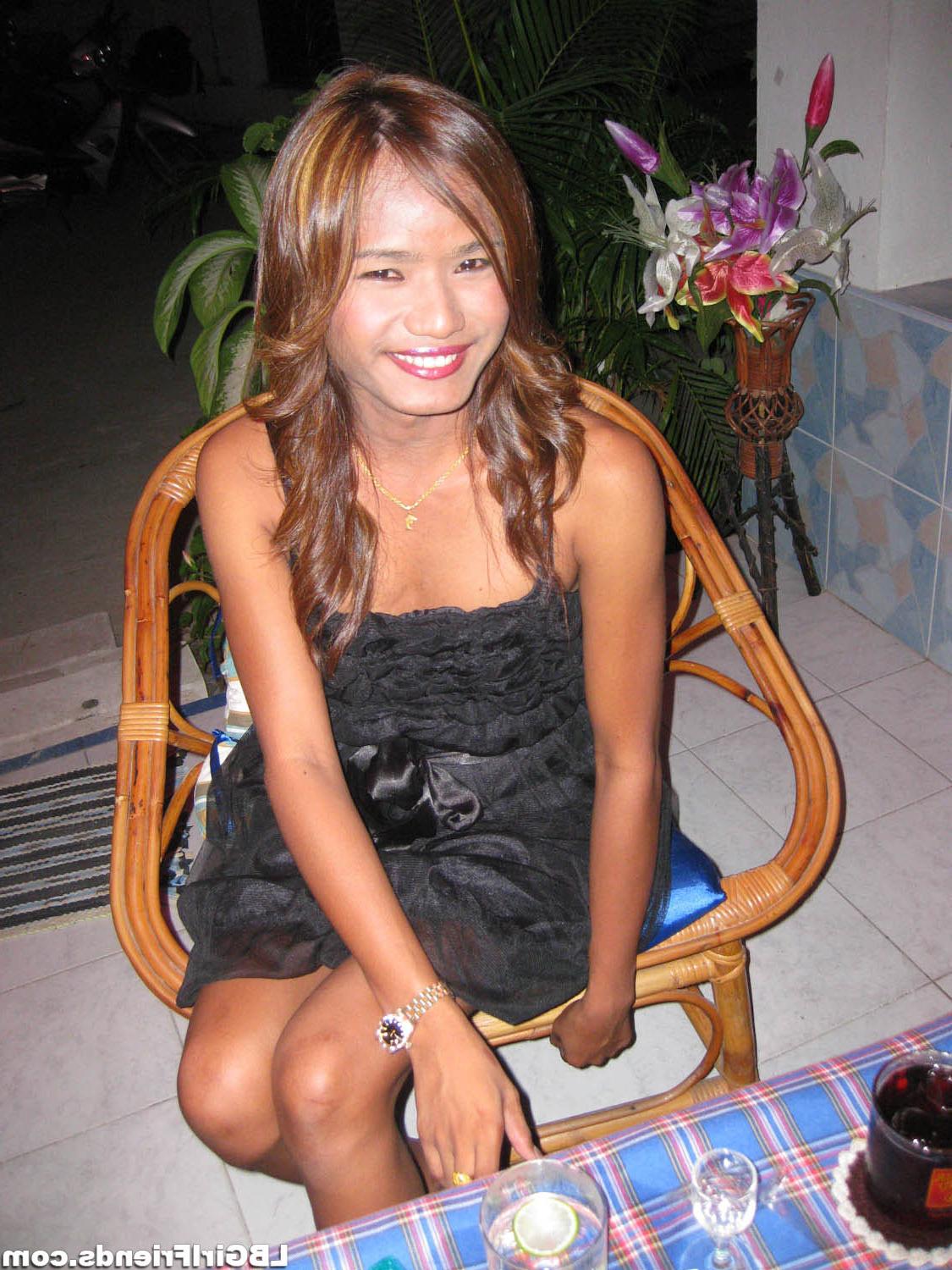 14P Ladyboy Girlfriends Hot Horny And Ready To Fuck Tourists