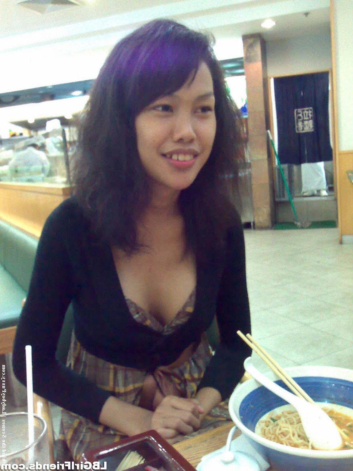 11P Amateur Ladyboy Girlfriends Flashing And Masturbating
