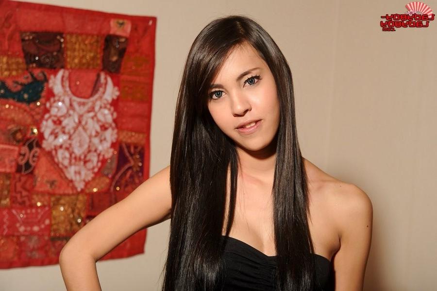 15P Leggy Asian Ladyboy Shows Off Her Amazing Body And Hard Cock
