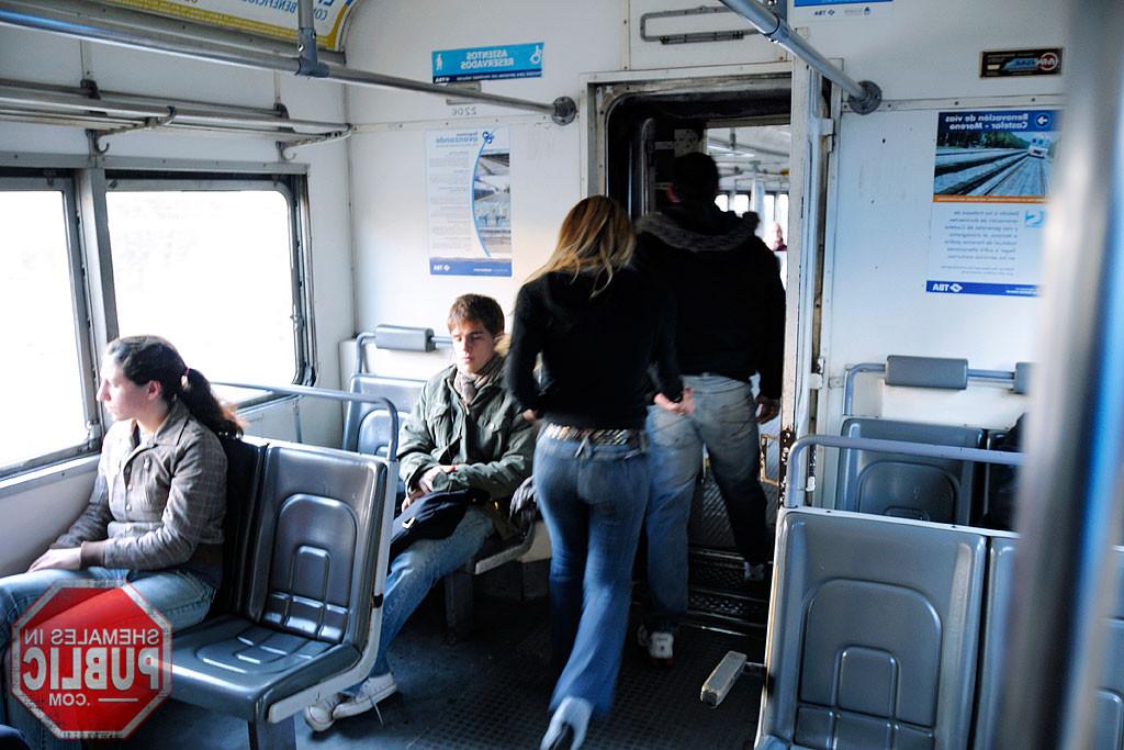 16P Guy picks up a tranny and does her on the train