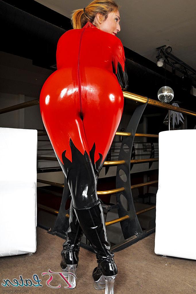 16P Latex Princess Sabrina Sherman showing her shemale cock